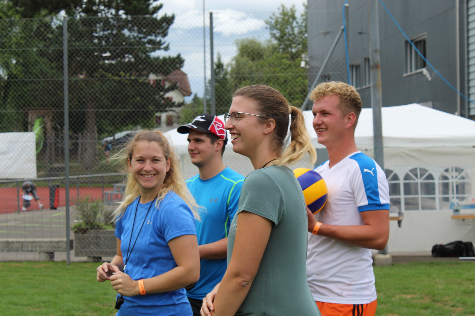 Volley  (92)